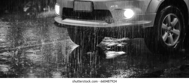 Car Headlights Night During Hard Rain Stock Photo 660487924 