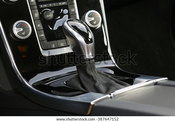 car interior,\
gear shift, automatic gear\
lever