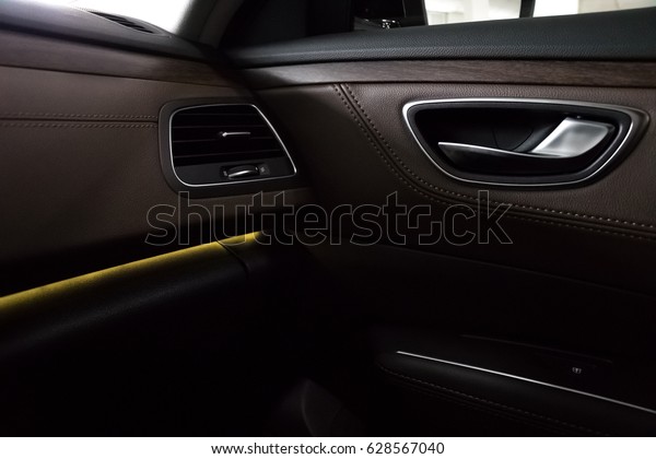 Car interior - Rear-view\
Mirror
