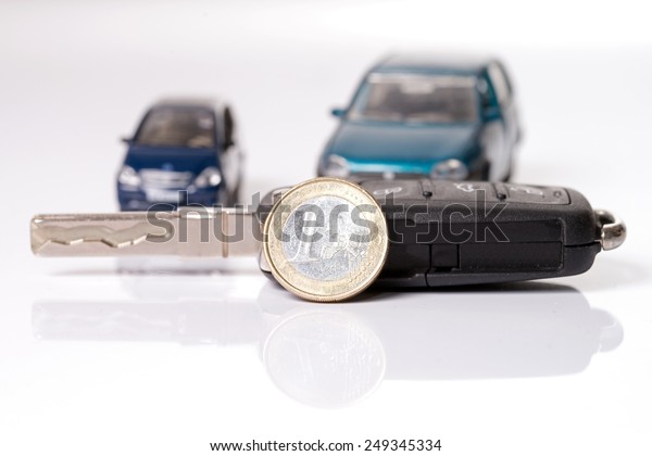 Car key with euro\
money / Car and Car Key