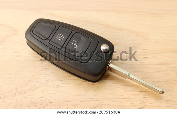 Car key with remote\
control