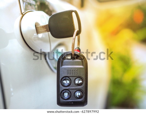 Car keys left in a\
lock