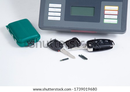 Car keys, manufacturing. Chips, programming. Equipment for making car keys.