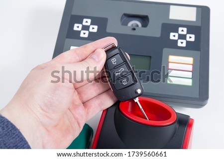 Car keys, manufacturing. Chips, programming. Equipment for making car keys.