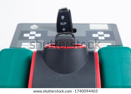 Car keys, manufacturing. Chips, programming. Equipment for making car keys.