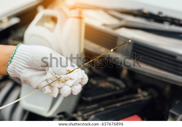 Car\
maintenance, check the engine oil level.copy\
space.