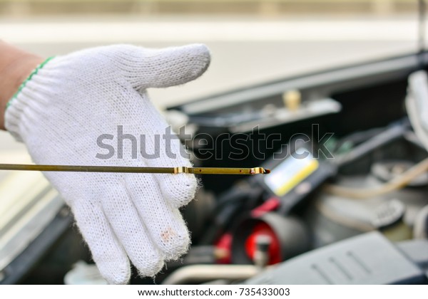 car\
maintenance, check the engine oil level,copy\
space.