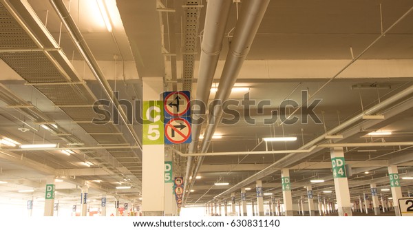 Car parking in Trade\
Center Building