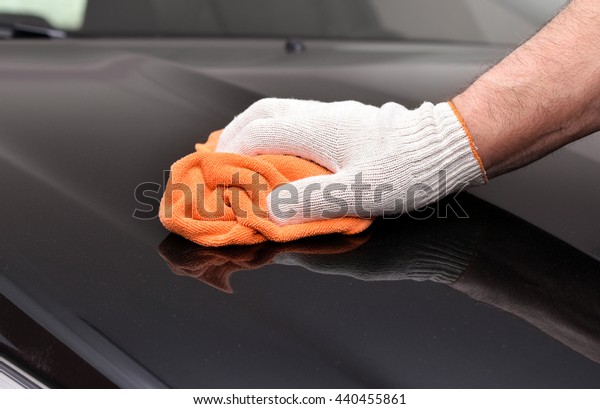 Car\
polishing