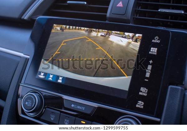 Car rear\
view system monitor reverse video\
camera.