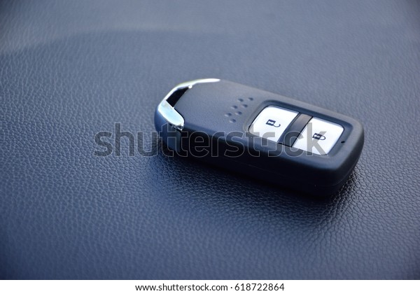 Car\
remote control. Car key starter alarms. Honda\
car