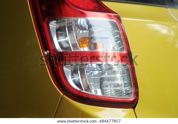 The car signal\
lamps