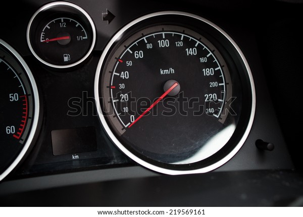 car speed meter\
rapprochement - at zero