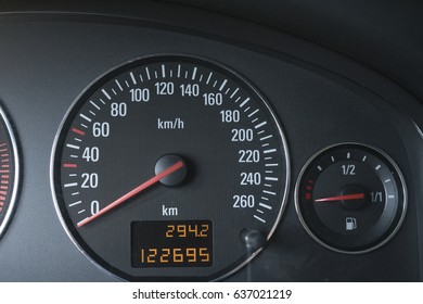 Closeup Engine Cars Speedometer Amount Fuel Foto stock 1716648739 ...