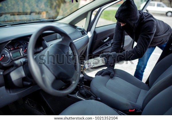 Car thief, car
theft
