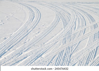 3,489 Tyre Trail In Snow Images, Stock Photos & Vectors | Shutterstock