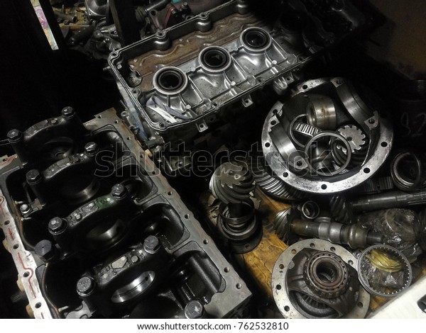 car tool engineering\
shop