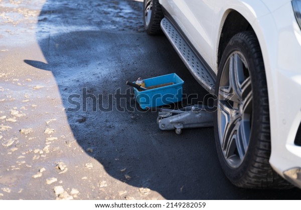 a car with tools during the\
day