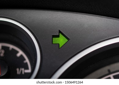 Car Turn Signal Light, Right Arrow