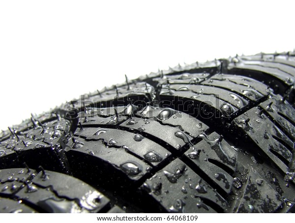 Car tyre cap in\
water
