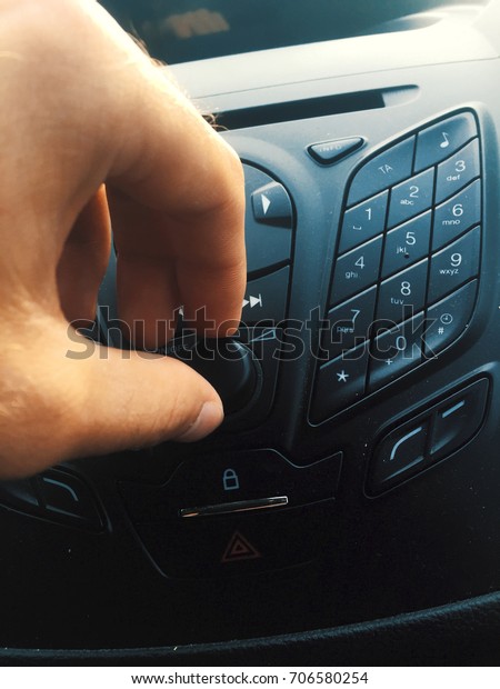 car volume control\
switch