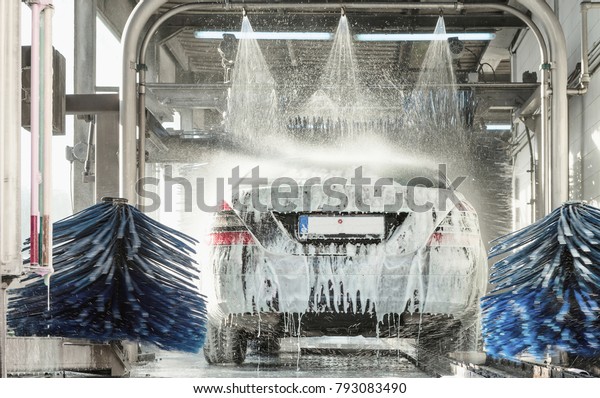 car wash, car wash foam water, Automatic car wash\
in action