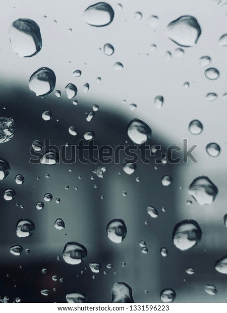 car window when it rains\
