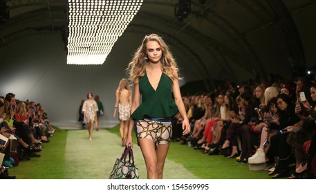 Cara Delevingne At London Fashion Week SS14  - Topshop Unique - Catwalk, London. 15/09/2013