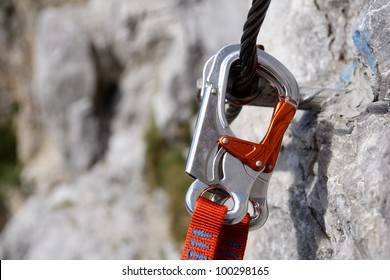 21,309 Climbing carabiner Images, Stock Photos & Vectors | Shutterstock