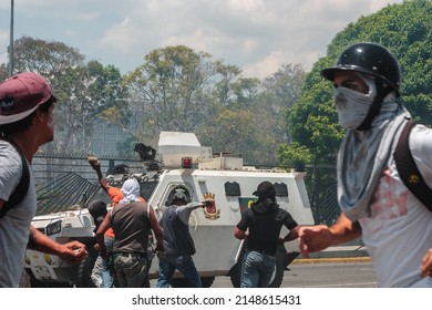 Caracas, Venezuela; 04 30 2019: 
Military And Civil Uprising Against Nicolás Maduro