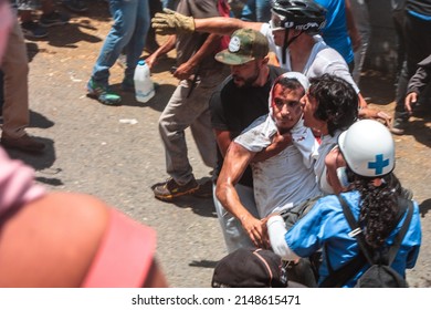 Caracas, Venezuela; 04 30 2019: 
Military And Civil Uprising Against Nicolás Maduro