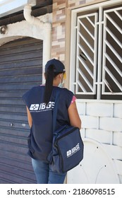 Cardeal Da Silva, Bahia, Brazil - August 2, 2022: IBGE Recency Agent Works Collecting Demographic Census Data In A Residence In The City Of Cardeal Da Silva.