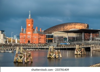 CARDIFF, WALES/UK - NOVEMBER 16 : Pierhead and Millenium Centre buildings Cardiff Bay in Wales on November 16, 2014. Unidentified people.