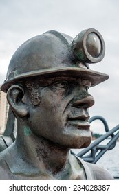 CARDIFF, WALES/UK - NOVEMBER 16 : Pit To Port Coal Miner Sculpture In Cardiff Bay Wales On November 16, 2014