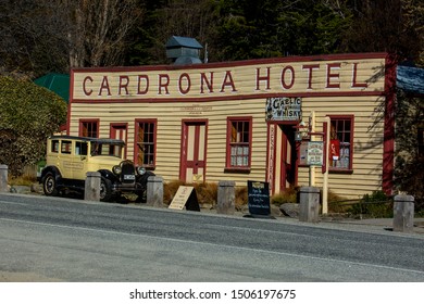 Cardrona, Queenstown / New Zealand - September 08 2018:  Historic Local Hotel With A Vintage Car Outside
