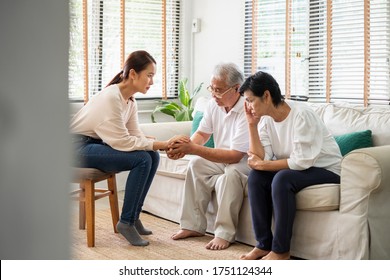 Caregiver Psychologist Console Asian Senior People For Mental Health