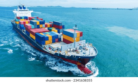 Contenedor de carga Buque, buque de carga que transporta contenedores y que se dirige para la importación tecnología de concepto de exportación de mercancías transporte de mercancías por mar por barco Express. vista frontal