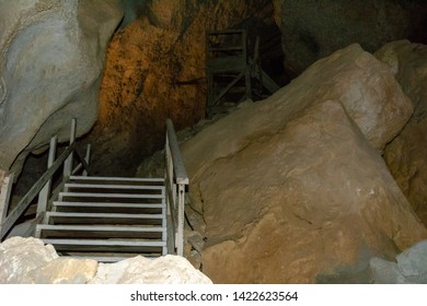 Carlsbad Caverns National Park, New Mexico, USA. Chihuahuan Desert. Situated In A Bed Of Limestone Above Groundwater Level. Deep Below The Limestones Are Petroleum Reserves.