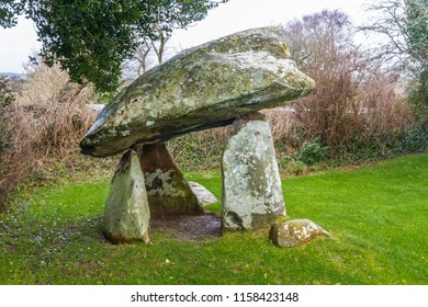 Carreg Coetan Arthur Neolithic Tomb with large capstone. Newport, Pembrokeshire, Wales, UK