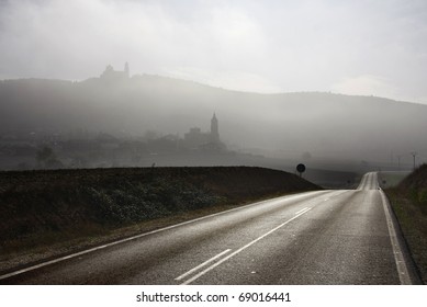 Carretera En La Niebla