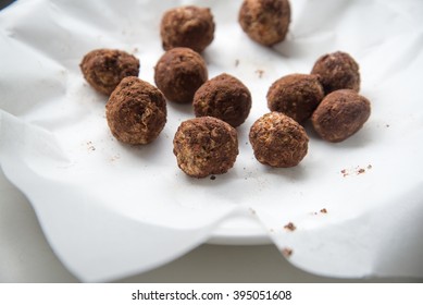 Carrot Cake Bliss Balls Raw Dessert