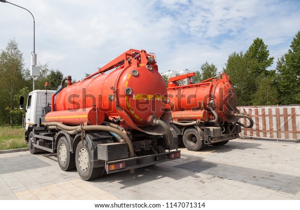 Cars for cleaning the sewer system of\
the city. Special equipment, utility\
service.