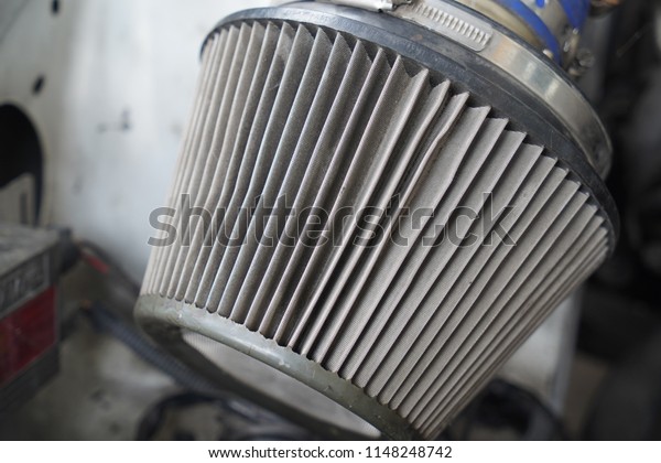 Car\'s engine air\
filter