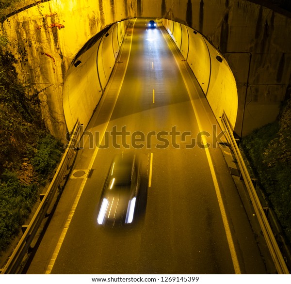 Cars in\
a tunnel in the city of San Sebastian,\
Euskadi
