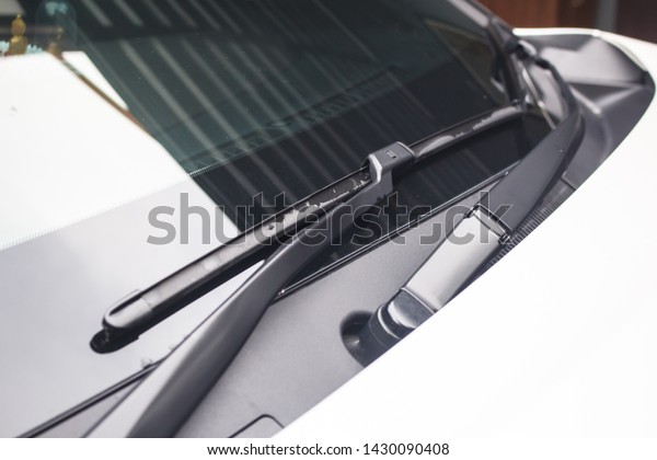 car\'s windshield rain wiper,\
A windscreen wiper or windshield wiper is a device used to remove\
rain.
