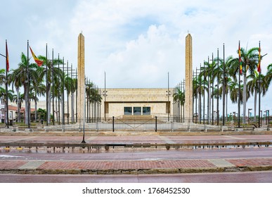 Cartagena, Bolívar/ Colombia; 05/19/2020: The Julio César Turbay Ayala Convention Center Is A Special Place For Mass Attendance Events. It Offers Breathtaking Views Of Old Cartagena.