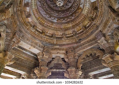 Carved Ceiling Of The Sun Temple. Built In 1026 - 27 AD During The Reign Of Bhima I Of The Chaulukya Dynasty, Modhera, Mehsana,  Gujarat