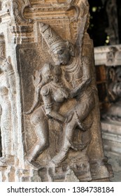  Carved sculpture of Hindu god on the external walls of the Kanchipuram temple in Tamil Nadu, India.
