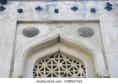 Carved Window Of The Tomb Of Mujahid Shah, Haft Gumbaz Complex, Gulbarga, Karnataka