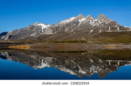 Casares Reservoir And Rocks The Three Marias, Cuatro Valles Region, León, Spain.